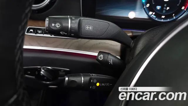 Mercedes-Benz E-Class 2017 thumb 2
