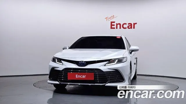 Toyota Camry 2023 thumb 3