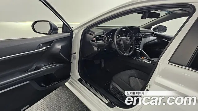 Toyota Camry 2023 thumb 5