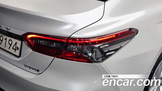 Toyota Camry 2023 thumb 9