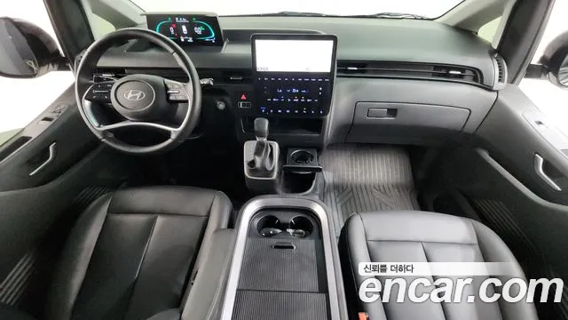Hyundai Staria 2024 thumb 9