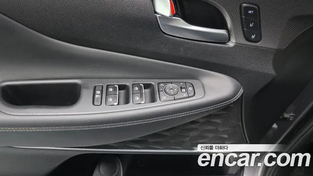 Hyundai Santa Fe 2018 thumb 11