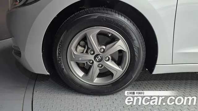 Hyundai Avante 2015 thumb 6