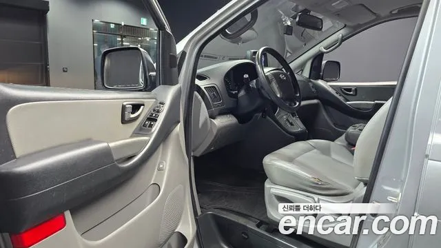 Hyundai Staria 2013 thumb 4