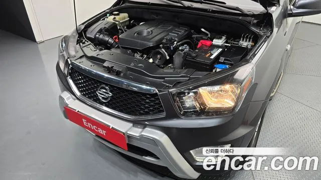 KGM Korando 2016 thumb 11