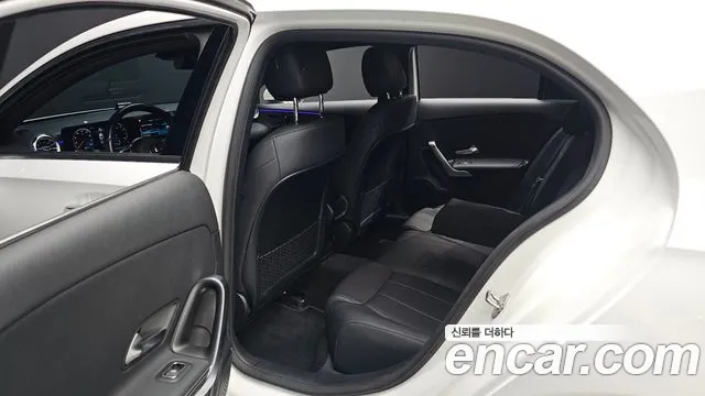 Mercedes-Benz A-Class 2023 thumb 7