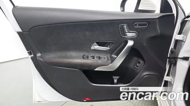 Mercedes-Benz A-Class 2020 thumb 10