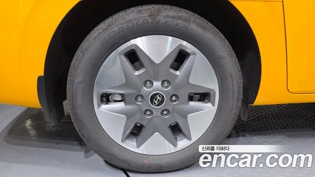Hyundai Staria 2026 thumb 6