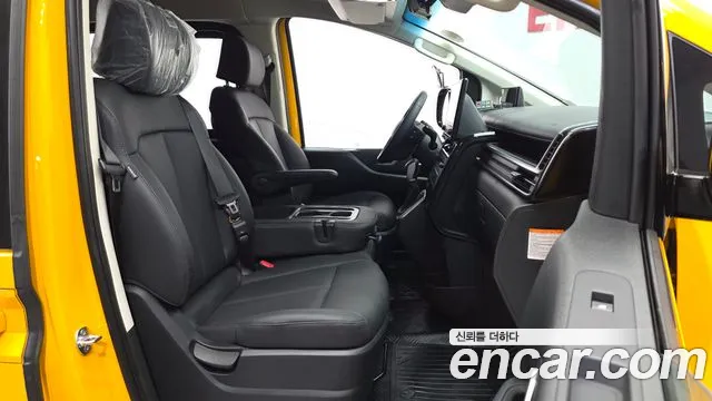 Hyundai Staria 2026 thumb 8