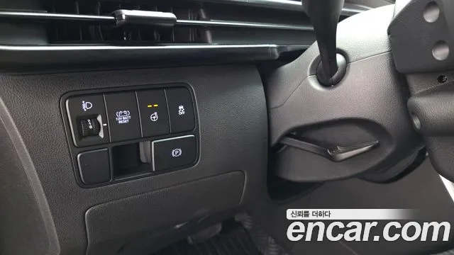 Hyundai Staria 2026 thumb 2