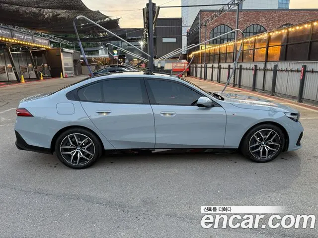 BMW 5 серии 2025 thumb 2