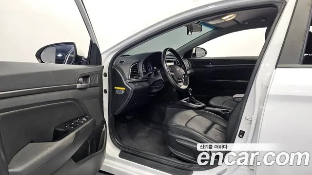 Hyundai Avante 2016 thumb 5