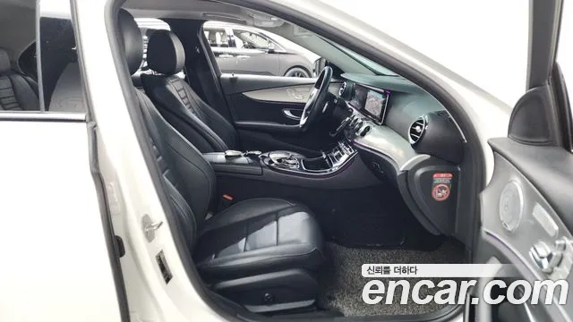 Mercedes-Benz E-Class 2016 thumb 7