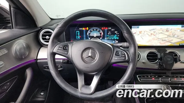 Mercedes-Benz E-Class 2016 thumb 8