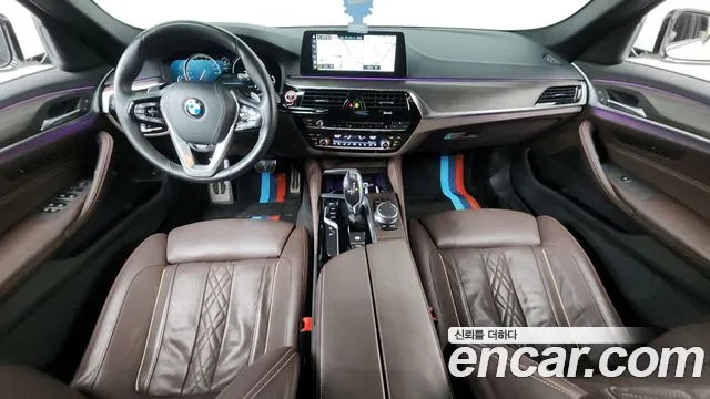 BMW 5 серии 2018 thumb 10