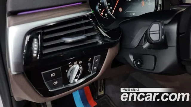 BMW 5 серии 2018 thumb 5
