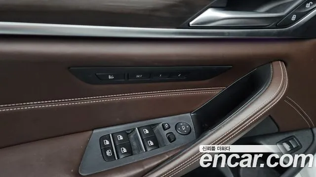 BMW 5 серии 2018 thumb 3