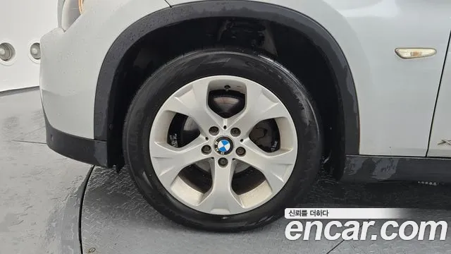 BMW X1 2010 thumb 6