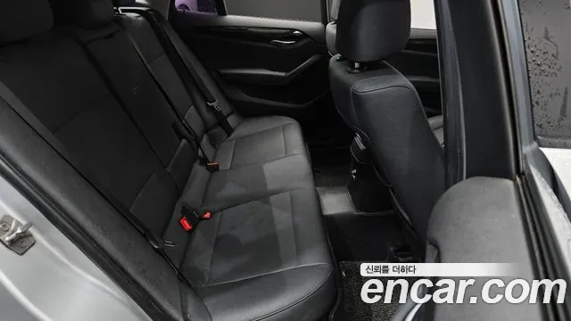 BMW X1 2010 thumb 7
