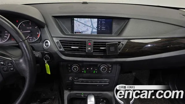 BMW X1 2010 thumb 12