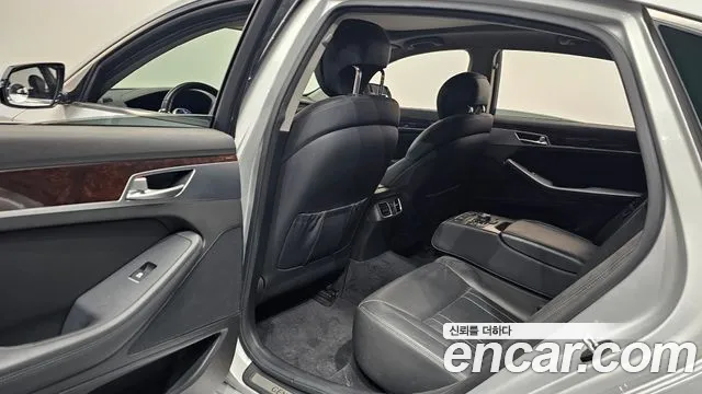 Hyundai Genesis 2016 thumb 9