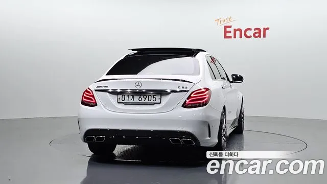 Mercedes-Benz C-Class 2018 thumb 4
