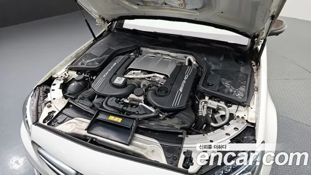 Mercedes-Benz C-Class 2018 thumb 2