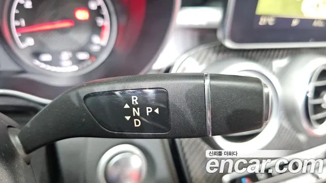 Mercedes-Benz C-Class 2018 thumb 8