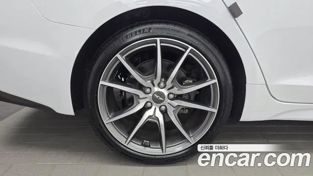 Genesis G70 2020 thumb 3