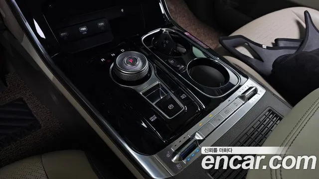 Kia Carnival 2021 thumb 2