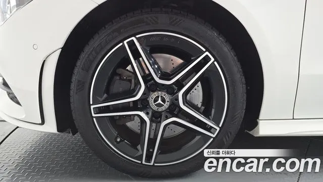 Mercedes-Benz A-Класс 2020 thumb 2