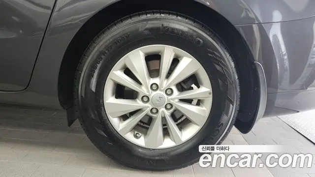 Kia Carnival 2015 thumb 5