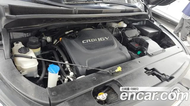 Kia Carnival 2015 thumb 10