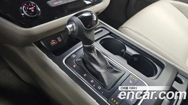 Kia Carnival 2015 thumb 9