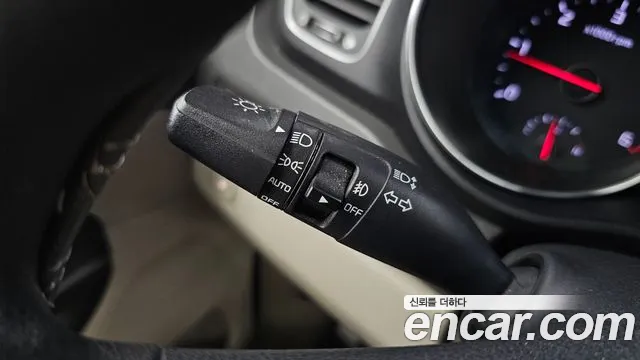 Kia Carnival 2015 thumb 4