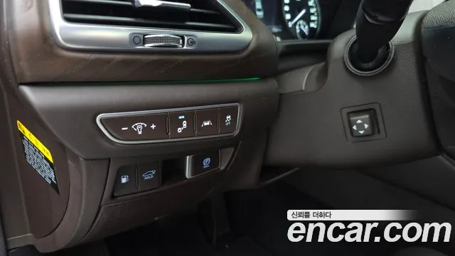 Genesis G90 2020 thumb 11