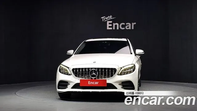 Mercedes-Benz C-Class 2019 thumb 2