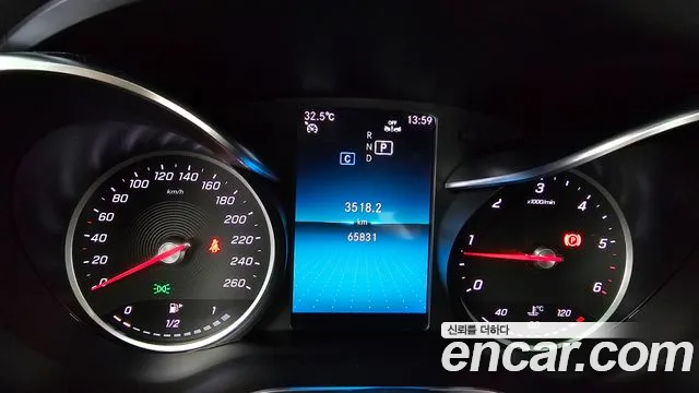 Mercedes-Benz C-Class 2019 thumb 9