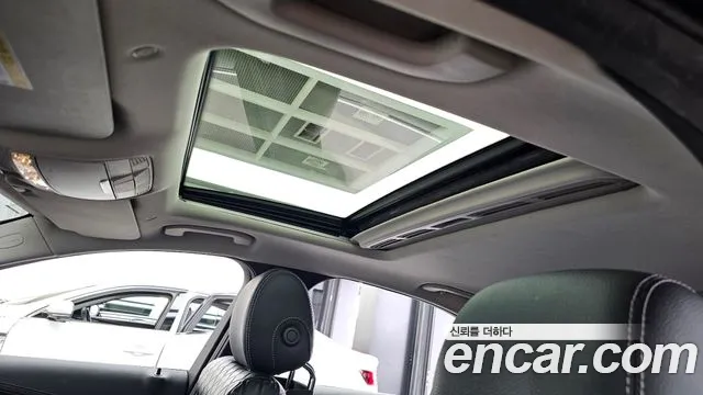 Mercedes-Benz C-Class 2019 thumb 8