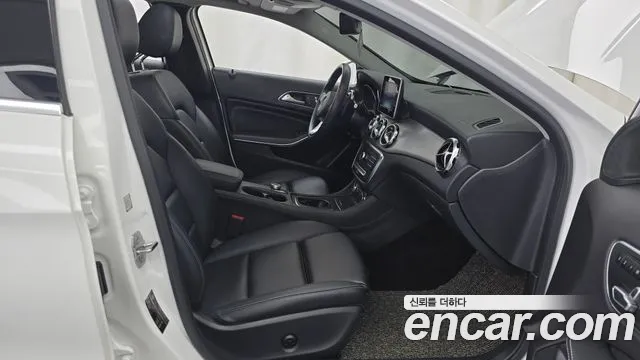 Mercedes-Benz A-Класс 2018 thumb 10