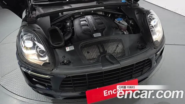 Porsche Macan 2016 thumb 3