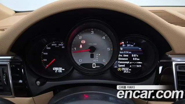 Porsche Macan 2016 thumb 6