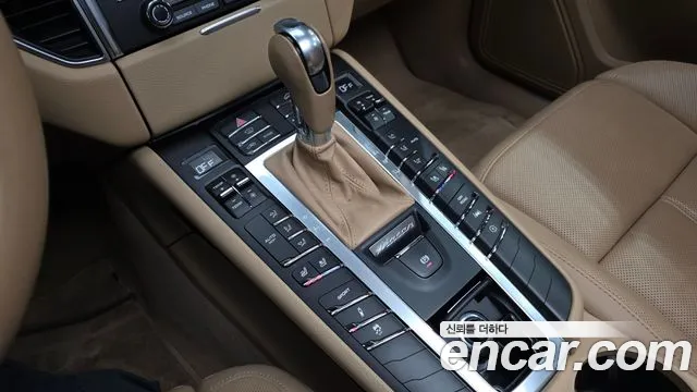 Porsche Macan 2016 thumb 8
