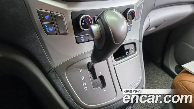Hyundai Staria 2019 thumb 12
