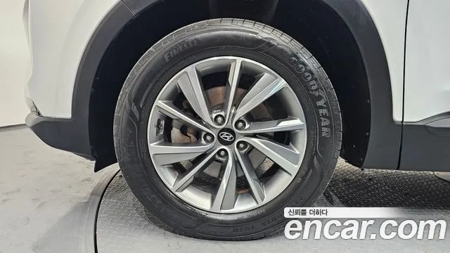 Hyundai Santa Fe 2019 thumb 4