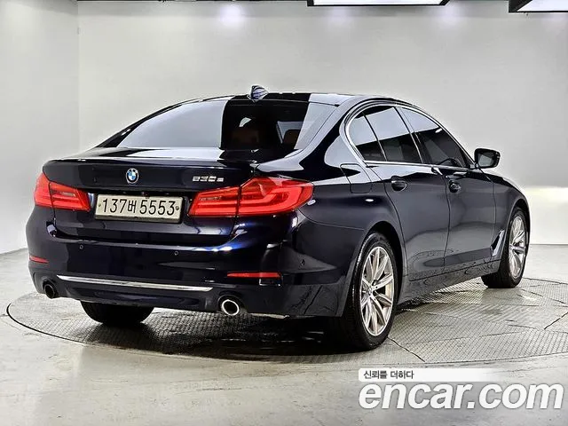 BMW 5 серии 2019 thumb 9
