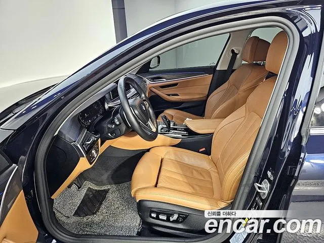 BMW 5 серии 2019 thumb 3