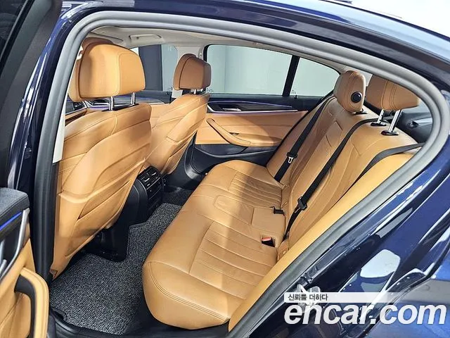 BMW 5 серии 2019 thumb 11