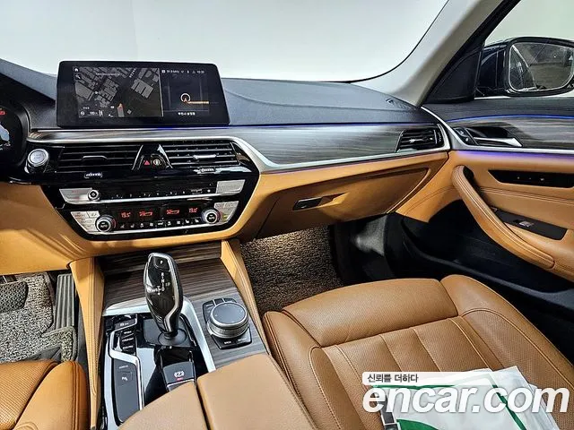 BMW 5 серии 2019 thumb 2