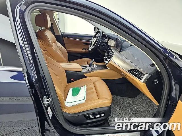 BMW 5 серии 2019 thumb 5